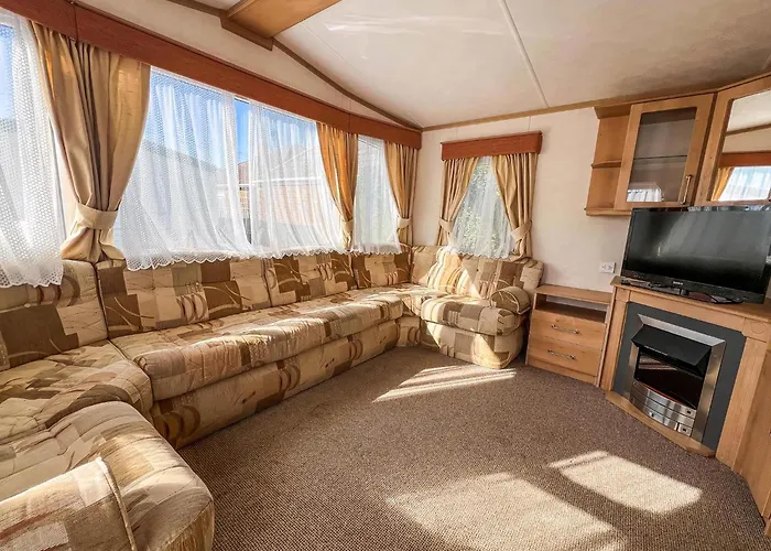 6 Berth Dog Friendly Caravan In Hunstanton In Norfolk Ref 13014L