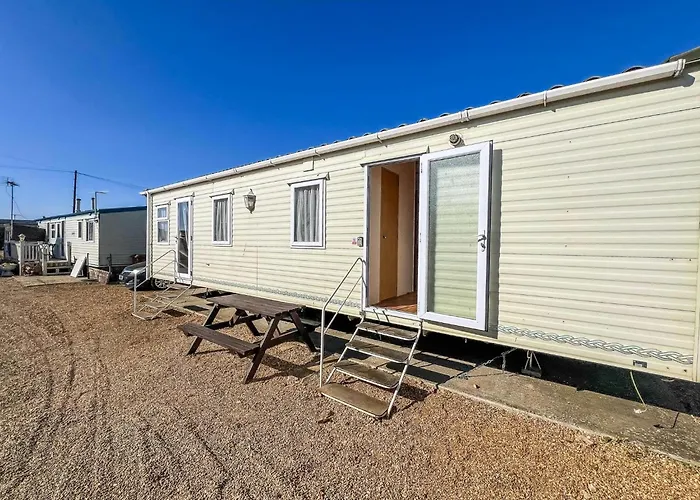 6 Berth Dog Friendly Caravan In Hunstanton In Norfolk Ref 13014L