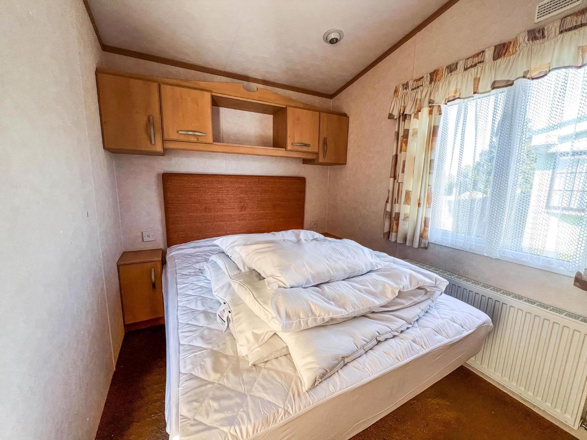 6 Berth Dog Friendly Caravan In In Norfolk Ref 13014l *